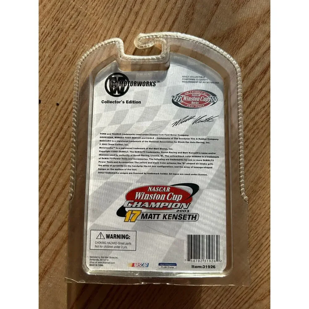 Collect Diecast 1/64 Matt Kenseth 17 Winston Cup Champion 2003 Car Dewalt NASCAR
